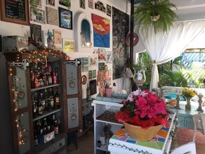 Bar (in der Unterkunft)