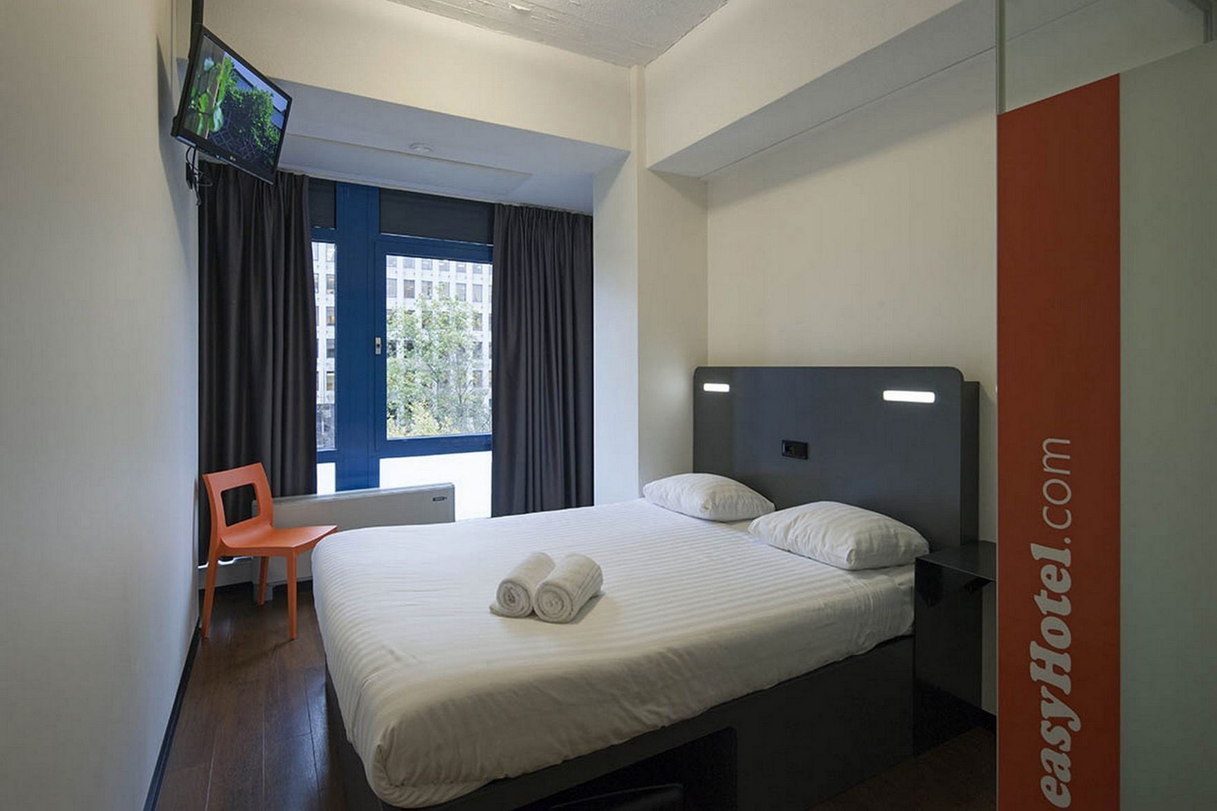 Memory foam beds, soundproofing, iron/ironing board, free WiFi