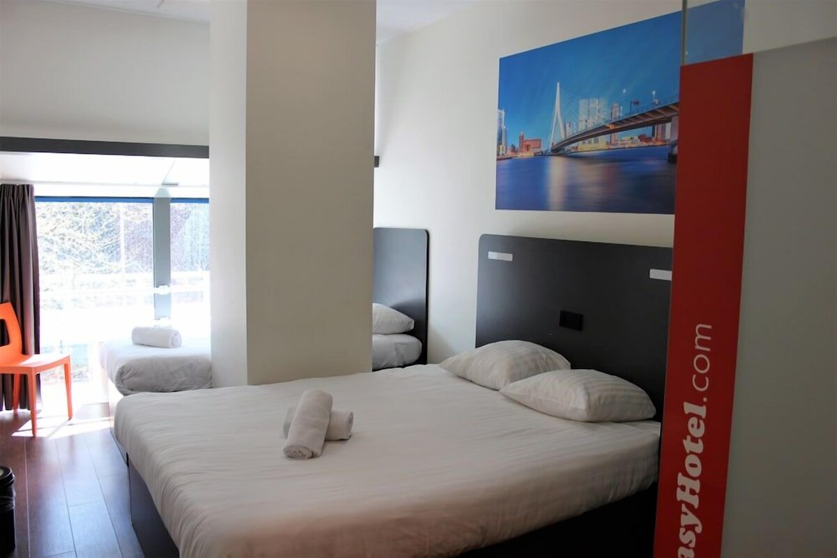 Memory foam-senger, lydisolert, strykejern/-brett og wi-fi (inkludert)