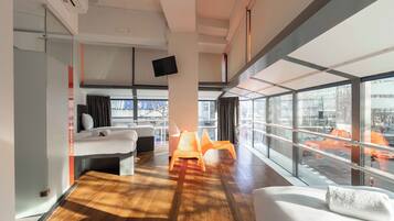 Quadruple Room | Memory foam beds, soundproofing, iron/ironing board, free WiFi