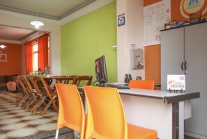 Quầy tiếp tân