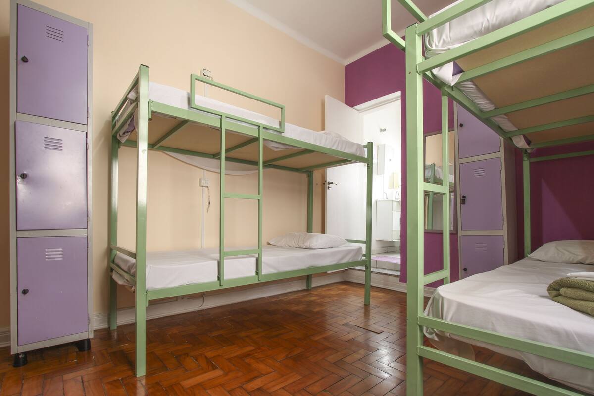 One Single Bed in a Female Room with 6 Beds
