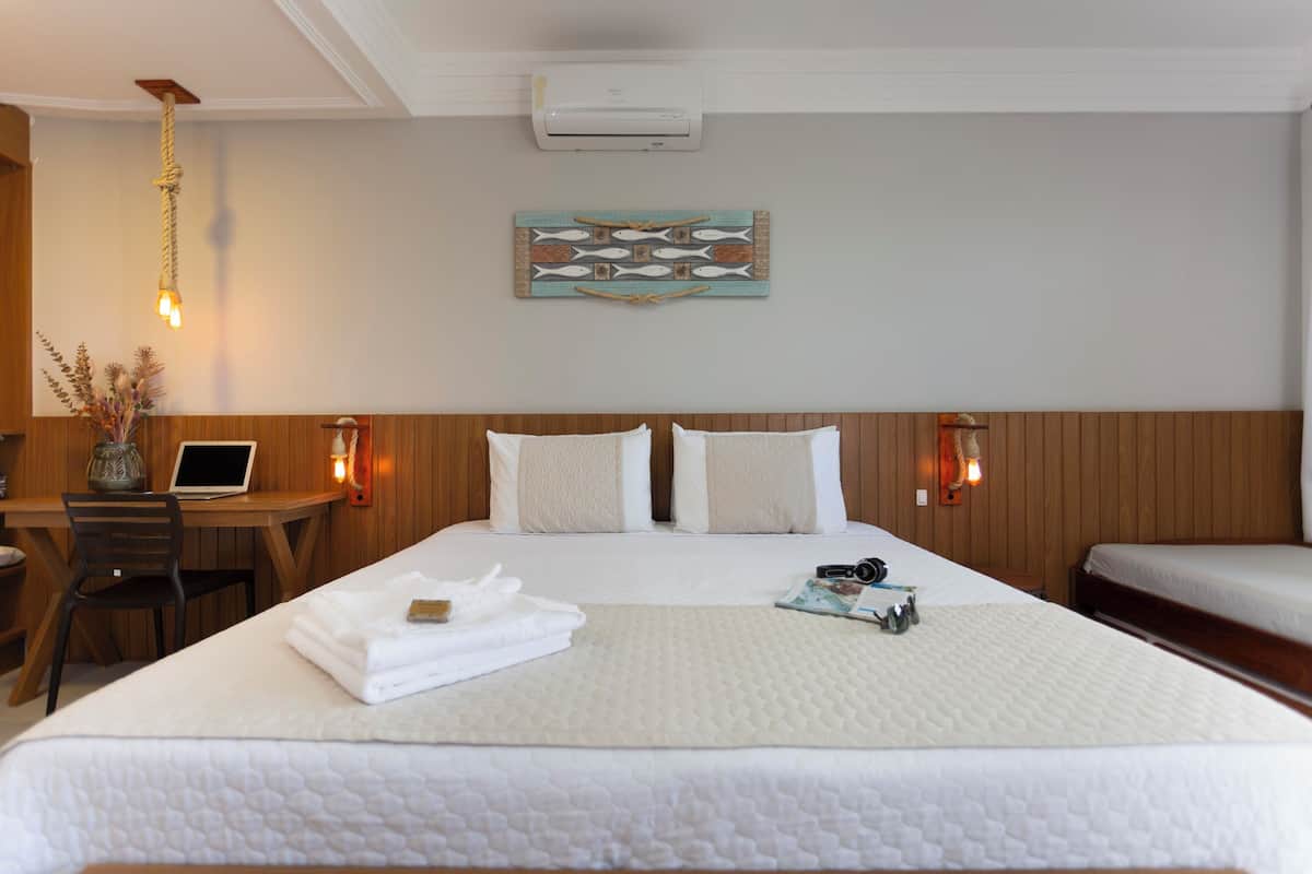 Minibar, ücretsiz kablosuz İnternet, çarşaf takımı