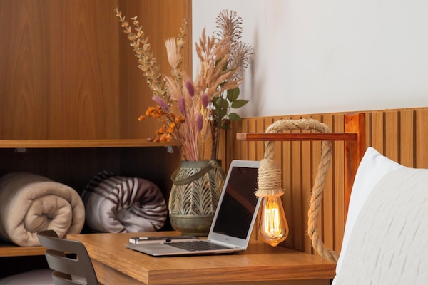 Minibar, free WiFi, bed sheets