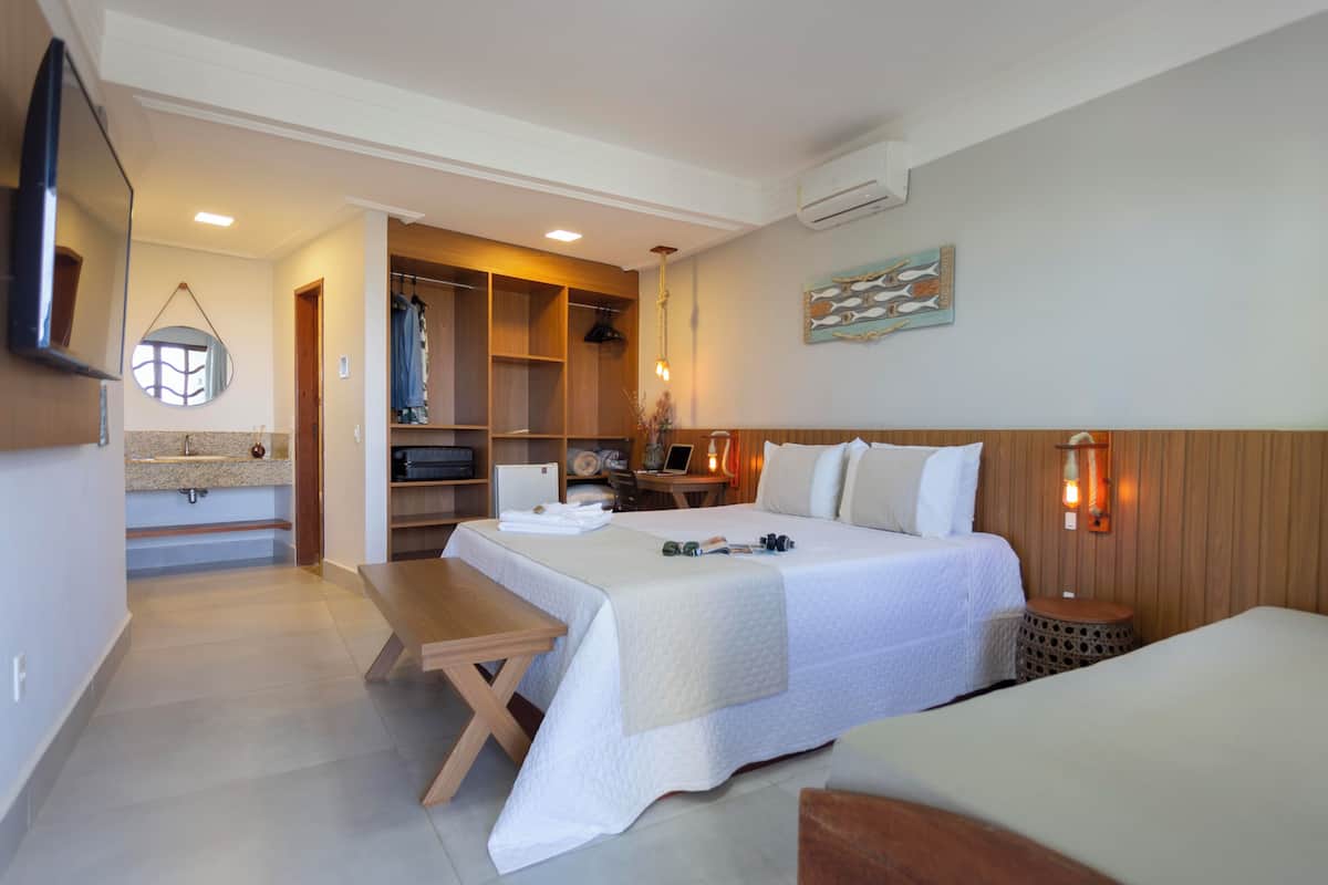 Minibar, ücretsiz kablosuz İnternet, çarşaf takımı