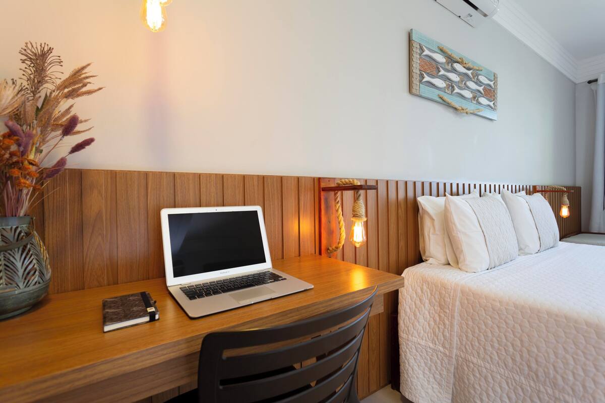 Minibar, ücretsiz kablosuz İnternet, çarşaf takımı