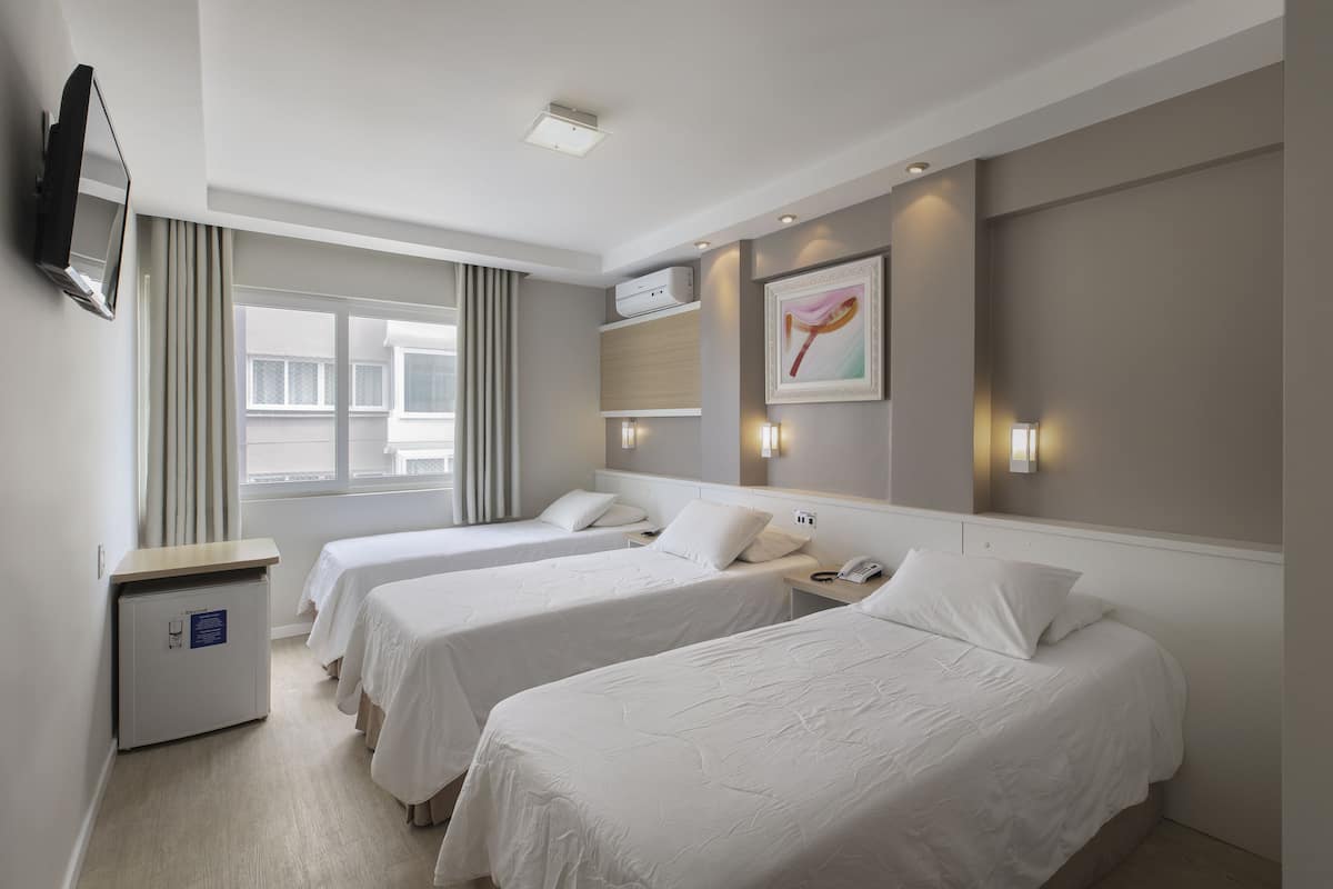 Standard Triple Room, 3 Twin Beds | 1 bedroom, minibar, in-room safe, desk
