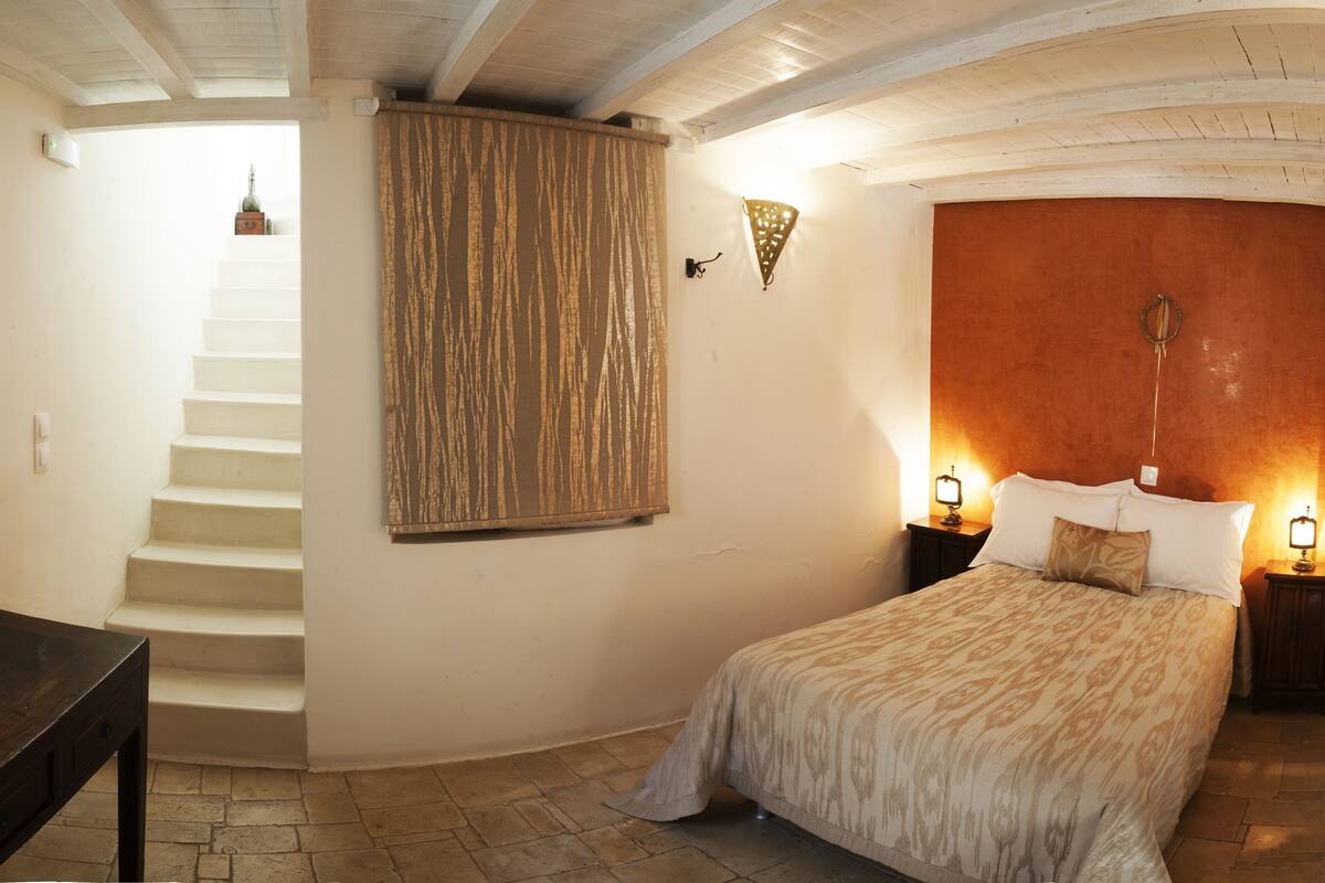 Studio, op tussenverdieping | Gratis babybedden, gratis wifi, beddengoed