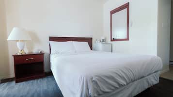 Standard Room, 1 Queen Bed | Blackout drapes, free cribs/infant beds, free WiFi