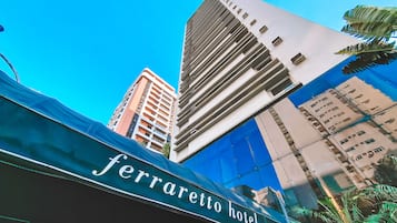 Fachada da propriedade