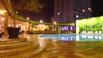 Outdoor pool, sun loungers