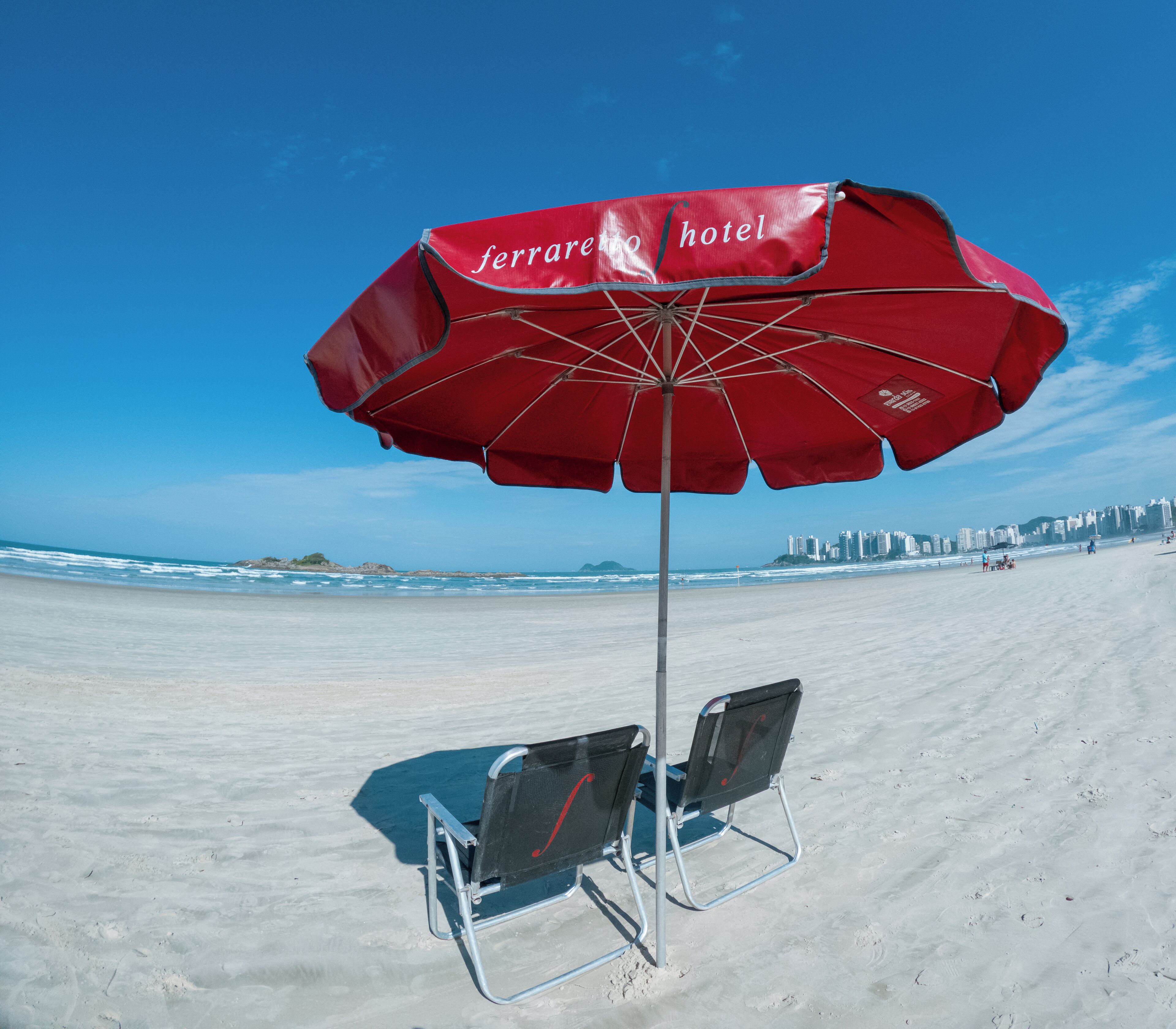 beach nearby, white sand, sun-loungers, beach umbrellas