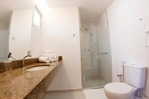 Quarto Casal/Duplo Standard - Com Varanda ( Piso Terreo) | Bathroom - Pousada Ecomaceio (Maceió)