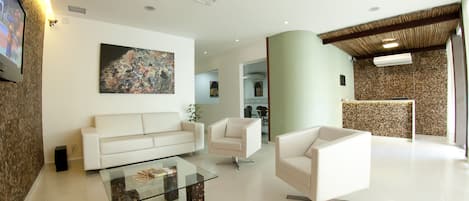 22-inch LCD TV with cable channels, TV