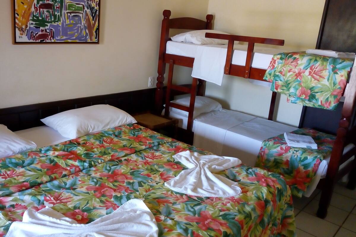 Minibar, WiFi (free), bed sheets