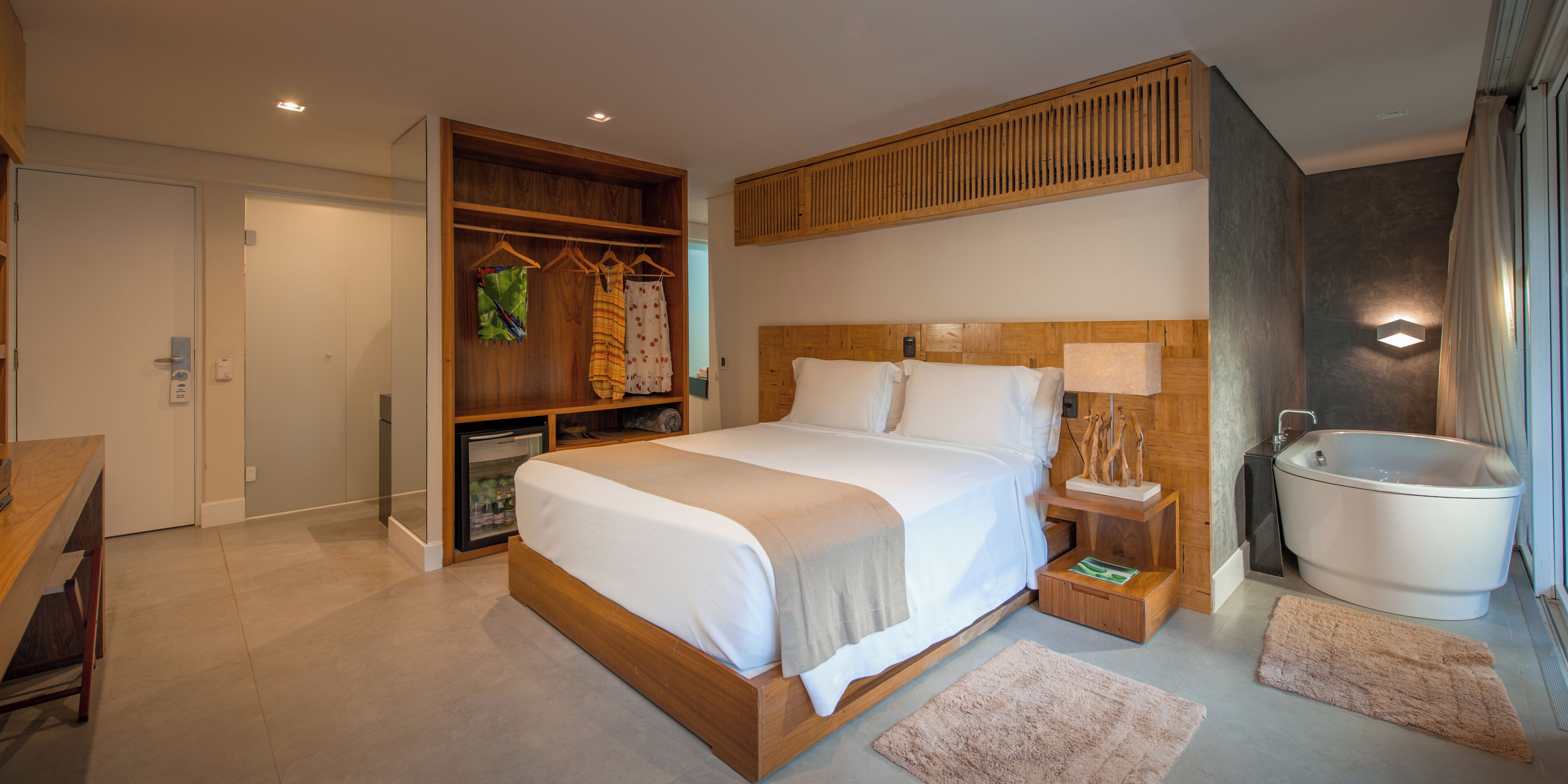 1 chambre, minibar, coffres-forts dans les chambres