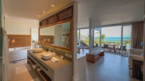 Suite (Royal Saccaro) | 1 soverom, minibar, safe på rommet og skrivebord