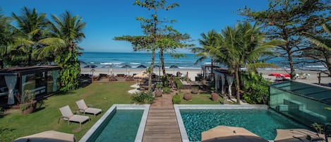 Outdoor pool, open 8:00 AM to 10:00 PM, pool loungers