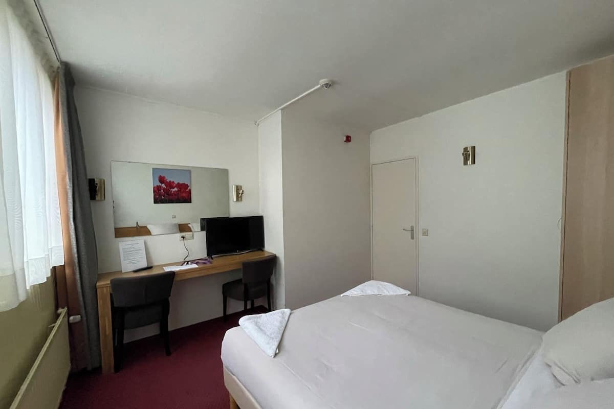 Double Room, Private Bathroom, City View | In-room safe, desk, blackout curtains, free WiFi