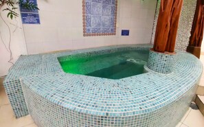 Bain à remous intérieur