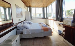 Suite Master 20 | Minibar, in-room safe, blackout drapes, soundproofing