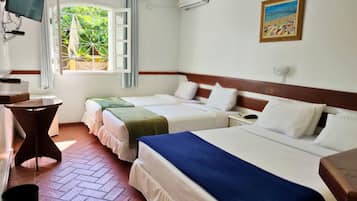 Suites Terreo | Minibar, in-room safe, blackout drapes, soundproofing