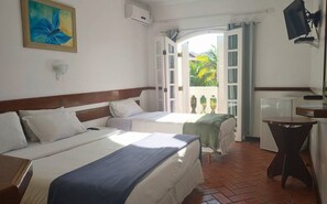 Minibar, coffres-forts dans les chambres, rideaux occultants