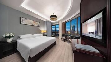 Minibar, in-room safe, alarm clocks