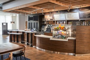 Breakfast and dinner served