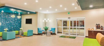 La Quinta Inn & Suites by Wyndham Cotulla