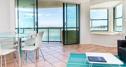 La Promenade Absolute Waterfront Apartments