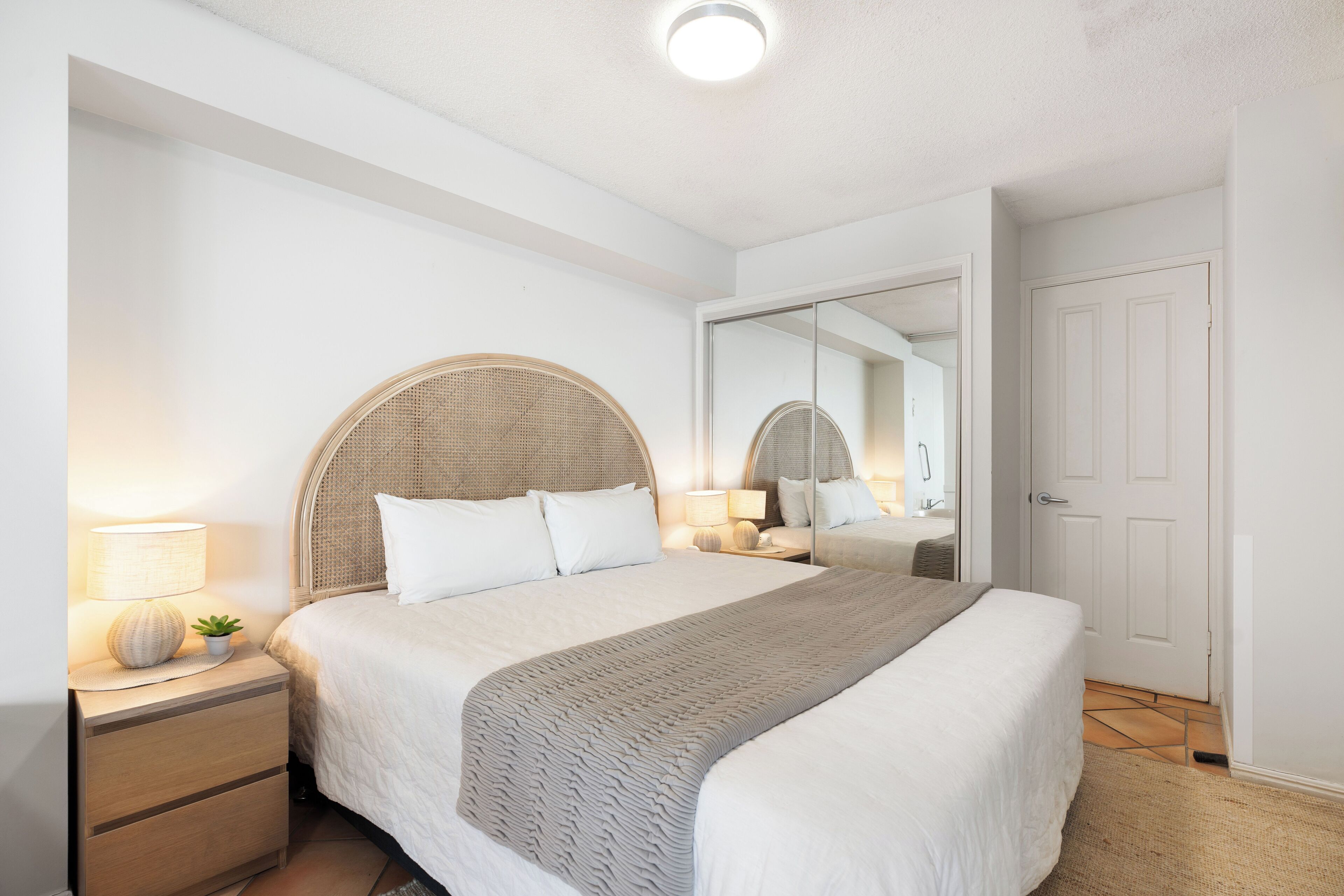 Executive 1 Bedroom Waterfront  | Iron/ironing board, free WiFi, bed sheets