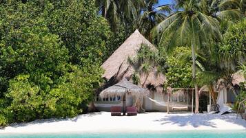 Family Villa with Private Beach | Vista a la playa o el mar