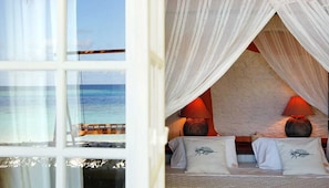 Deluxe Suite | Minibar, in-room safe, desk, laptop workspace - Nika Island Resort & Spa (Kudafolhudhoo)
