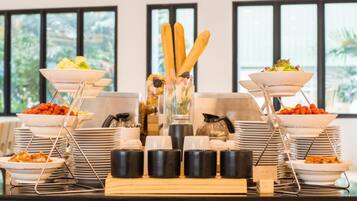 Daily buffet breakfast (THB 250 per person)
