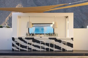 Bar (en la propiedad)