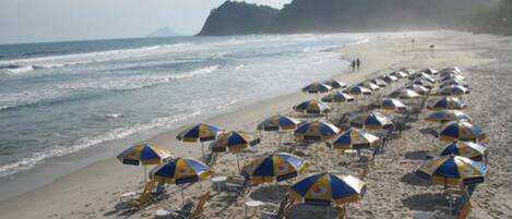 백사장, 일광욕 의자, 비치 파라솔