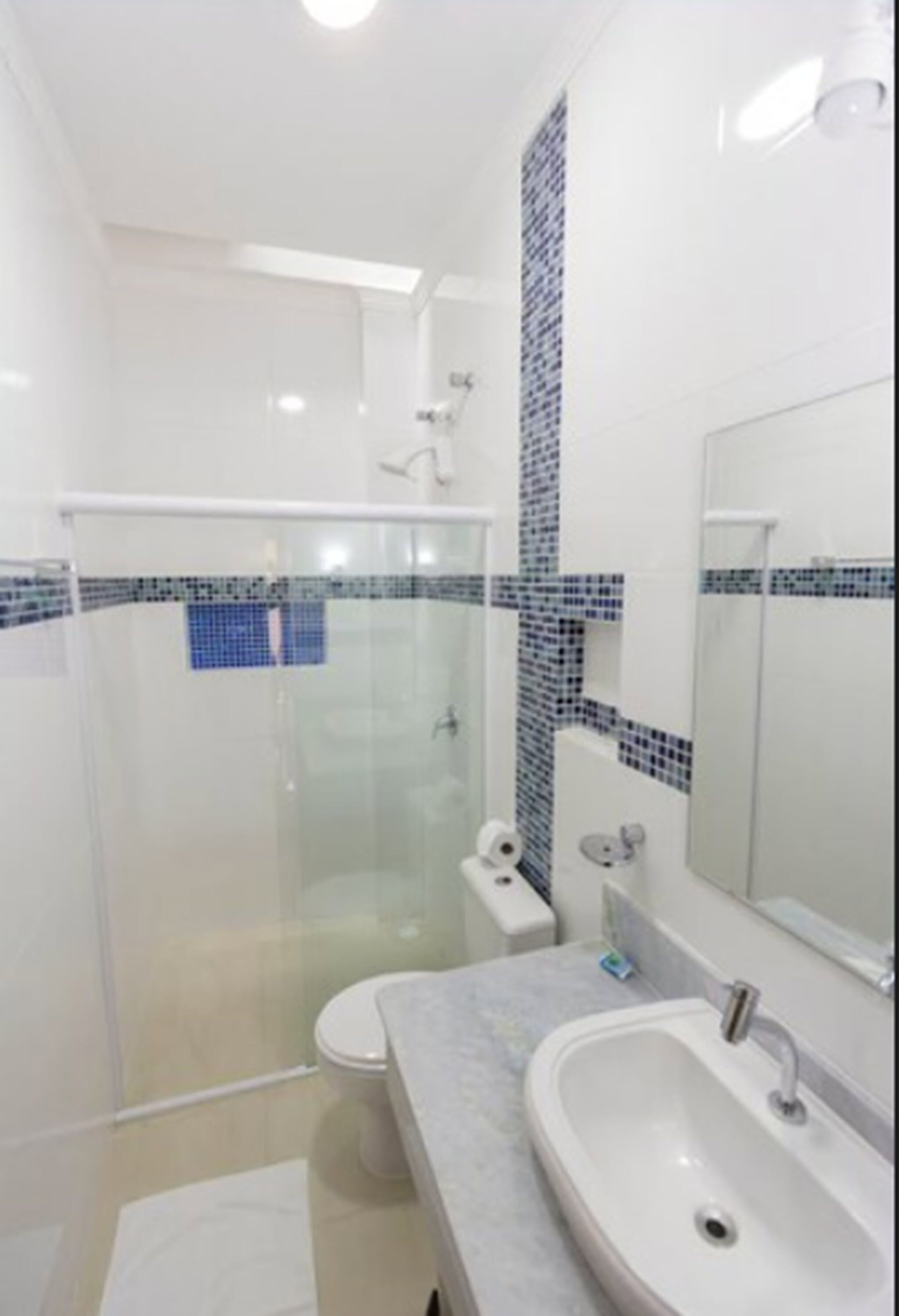 standard triple room | bathroom | shower, towels