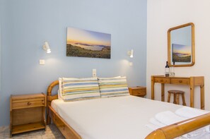 Coffres-forts dans les chambres, bureau, fer et planche à repasser