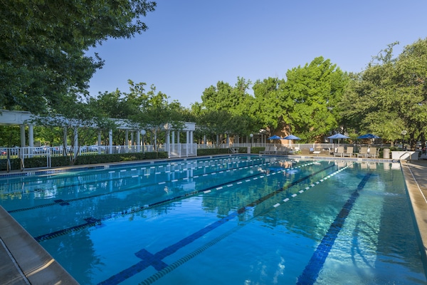 2 piscinas externas