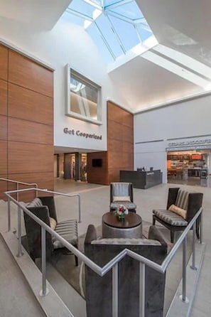 Lobby - Cooper Hotel Conference Center & Spa (Dallas)