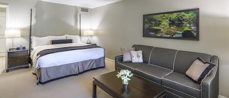 خزنة داخل الغرفة وبديكورات فريدة لكل غرفة وطراز فريد لكل وحدة ومكتب