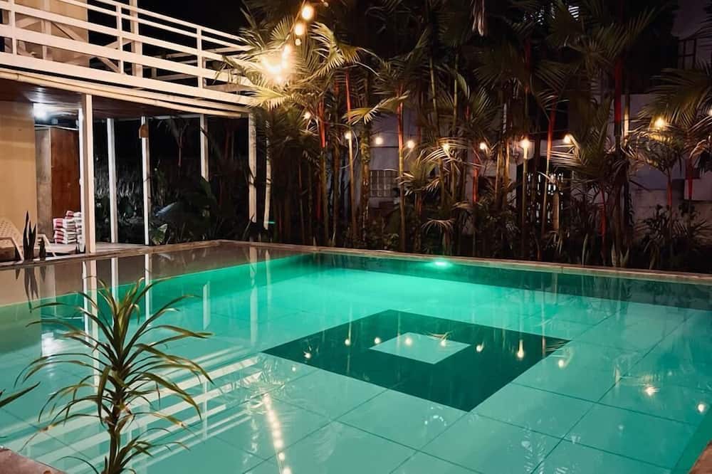 Lizard King Hotel & Suites