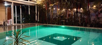 Lizard King Hotel & Suites