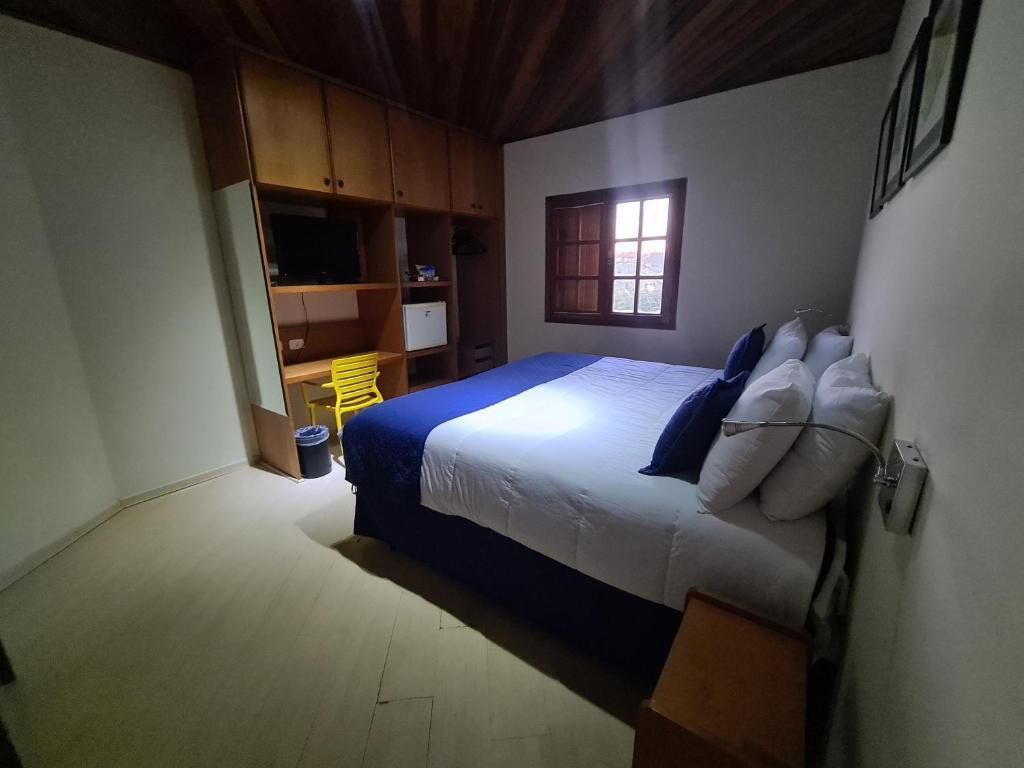 3 bedrooms, minibar, blackout curtains, soundproofing