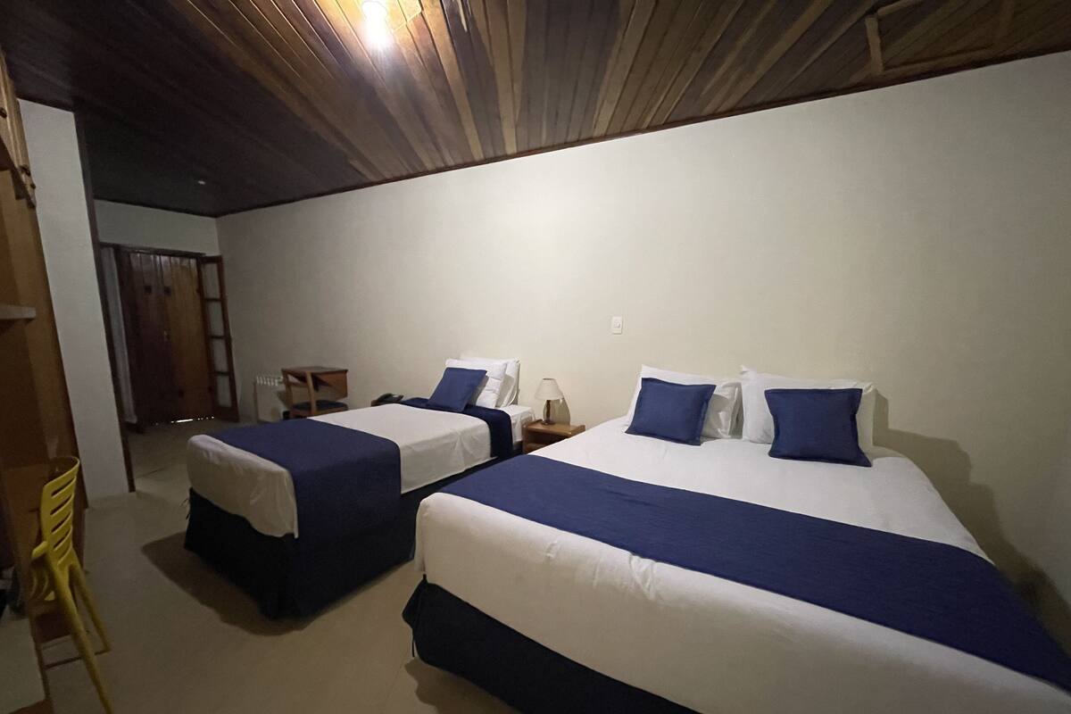 Tripla Superior, 1 camera da letto, accessibile ai disabili, vista cortile | 3 camere, minibar, tende oscuranti, insonorizzazione