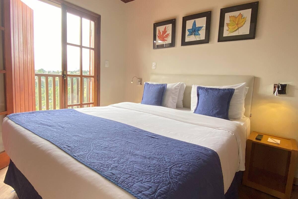 3 Schlafzimmer, Minibar, Verdunkelungsvorhänge, schallisolierte Zimmer