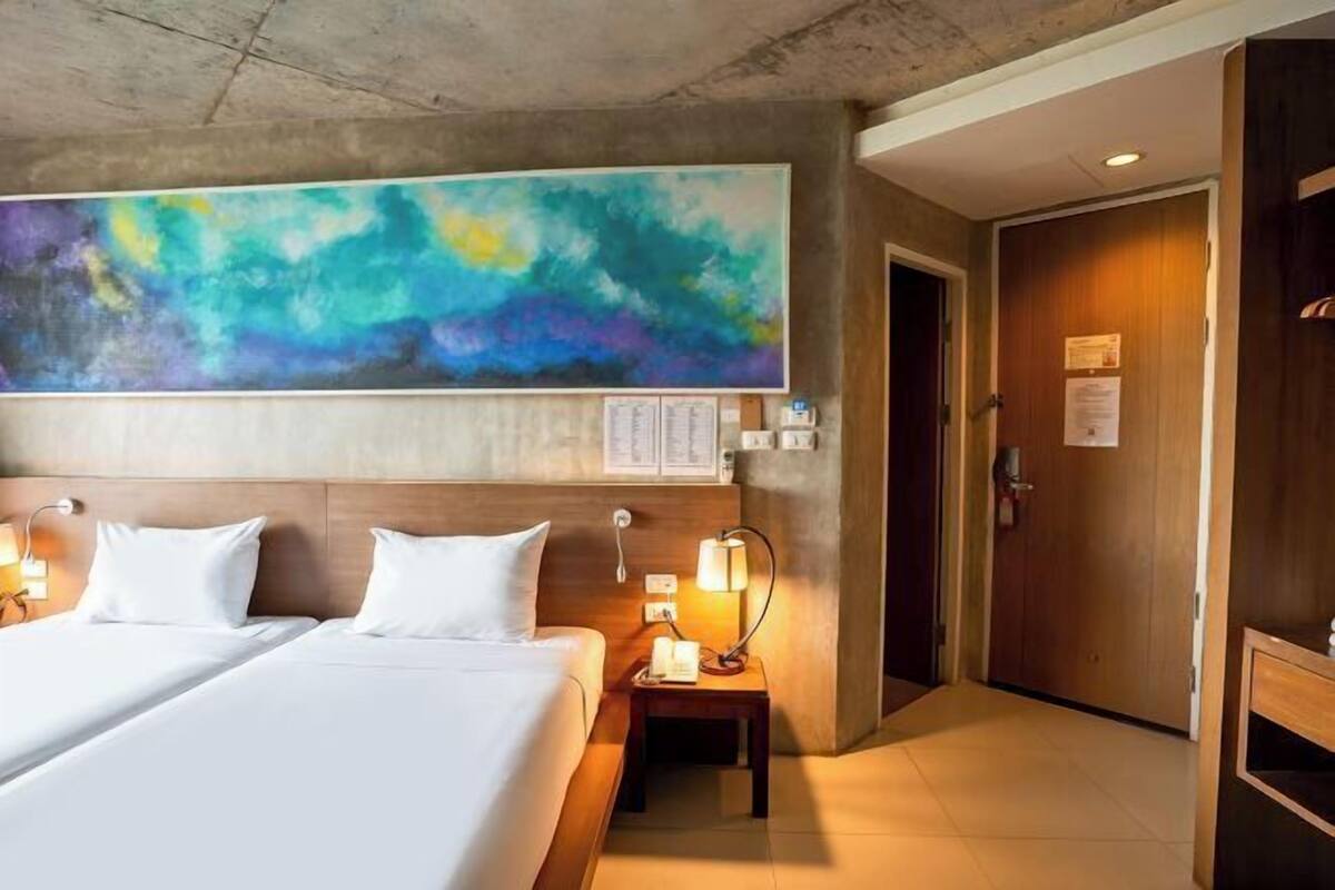 Free WiFi, bed sheets