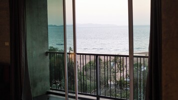 Luxury Premier Sea View | Terrace/patio