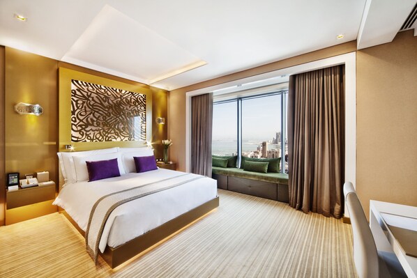 Deluxe Room | Premium bedding, down comforters, free minibar items, in-room safe